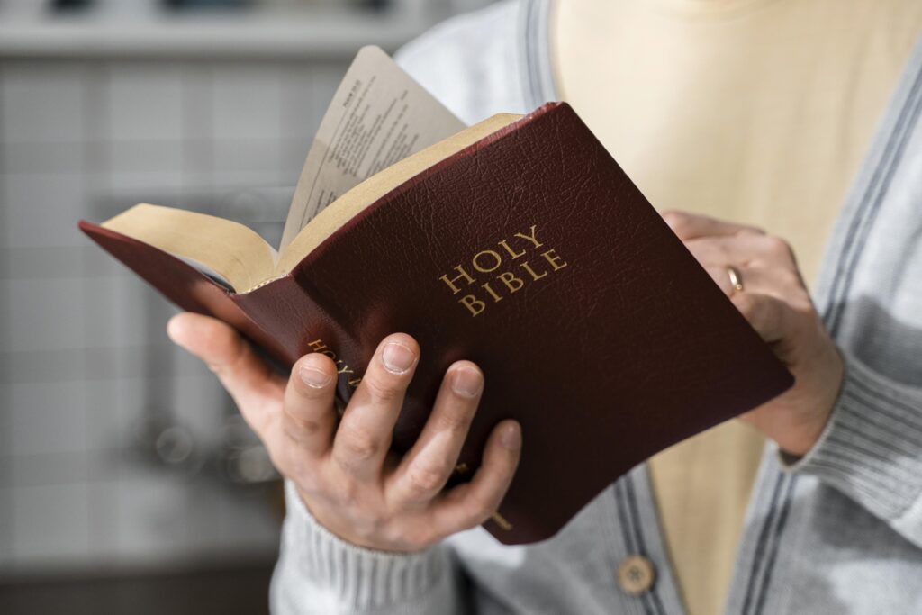 Diferença entre a Bíblia Evangélica e Católica